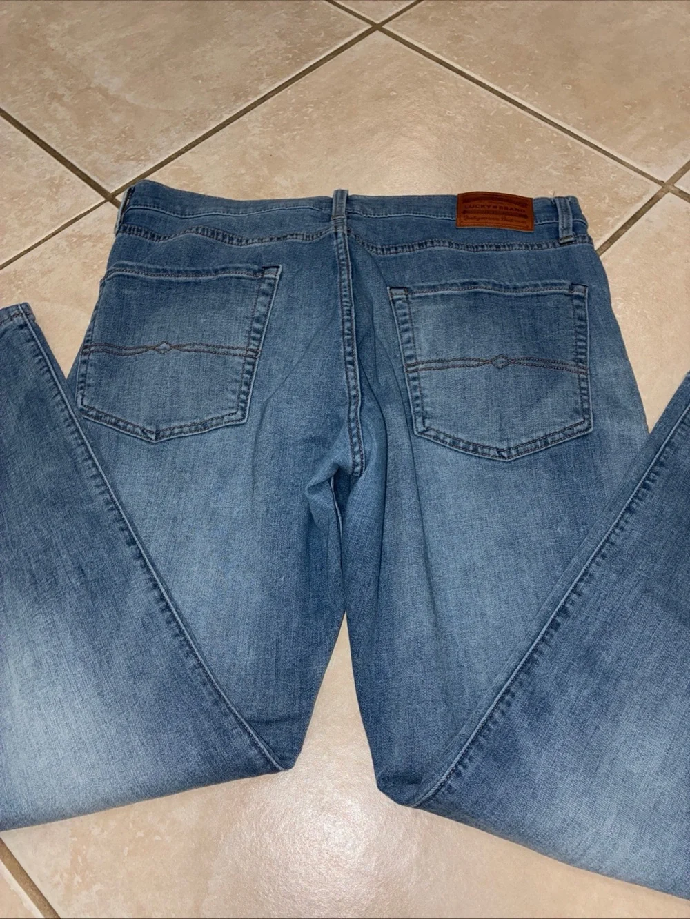 Lucky Brand 410 Athletic Straight  Jeans Mens 34 Blue Dark Wash Stretch Denim